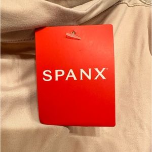 *NWT* SPANX Mid-thigh shorts